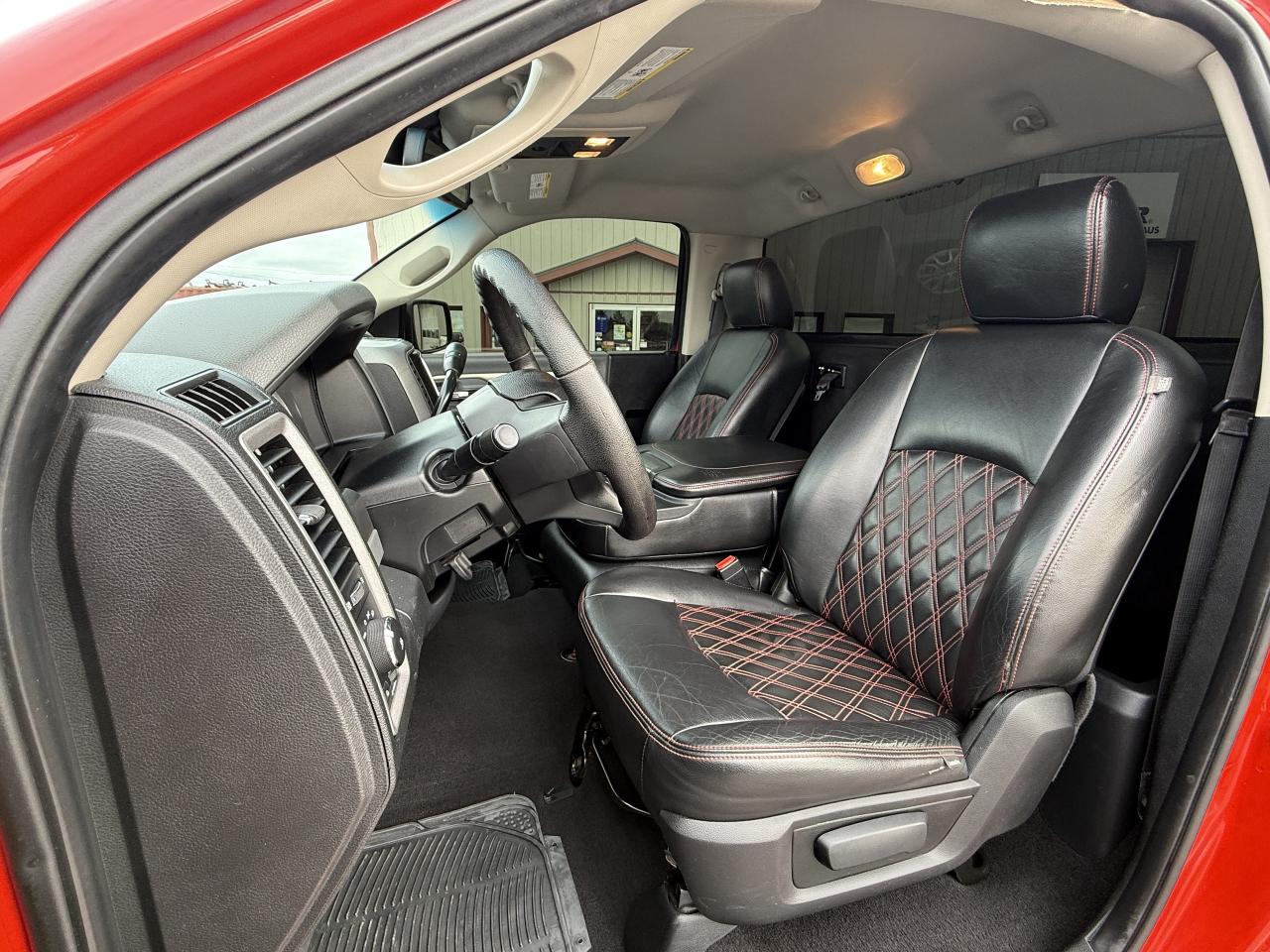 2016 RAM 1500 EXPRESS LIFT/WHEEL/TIRE/LEATHER PKG!! Photo