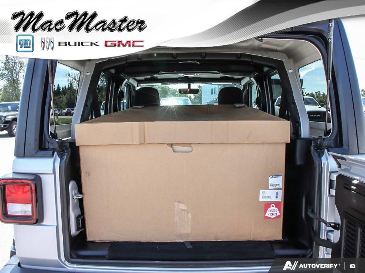 2023 Jeep Wrangler SaharaSAHARA, V6, 4X4, NAV, HEATED CLOTH, DUAL TOP Photo