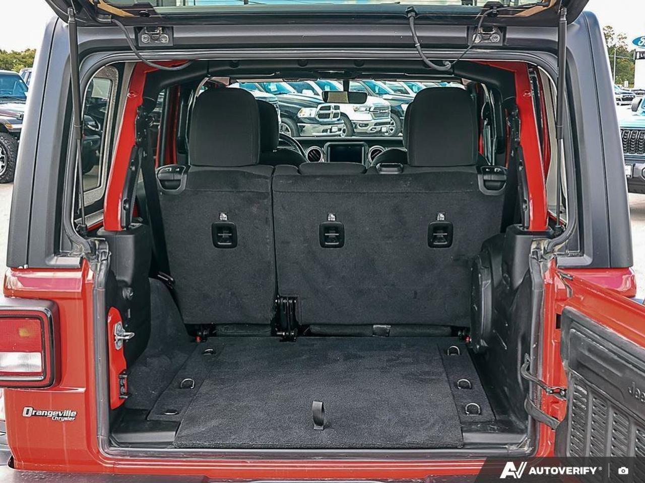 2022 Jeep Wrangler Unlimited SaharaSAHARA, 4X4, V6, NAV, HEATED CLOTH Photo