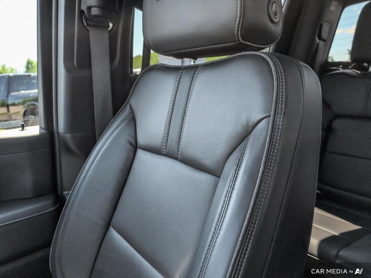 2023 Chevrolet SILVERADO 2500HD High CountryHigh Country   Trailer Brake Controlle Photo