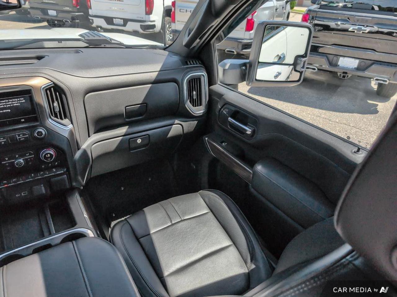 2023 Chevrolet SILVERADO 2500HD High CountryHigh Country   Trailer Brake Controlle Photo