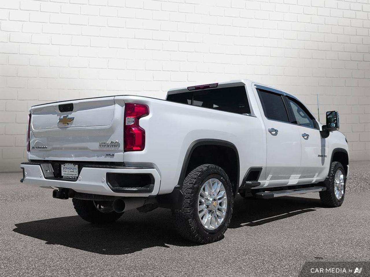 2023 Chevrolet SILVERADO 2500HD High CountryHigh Country   Trailer Brake Controlle Photo