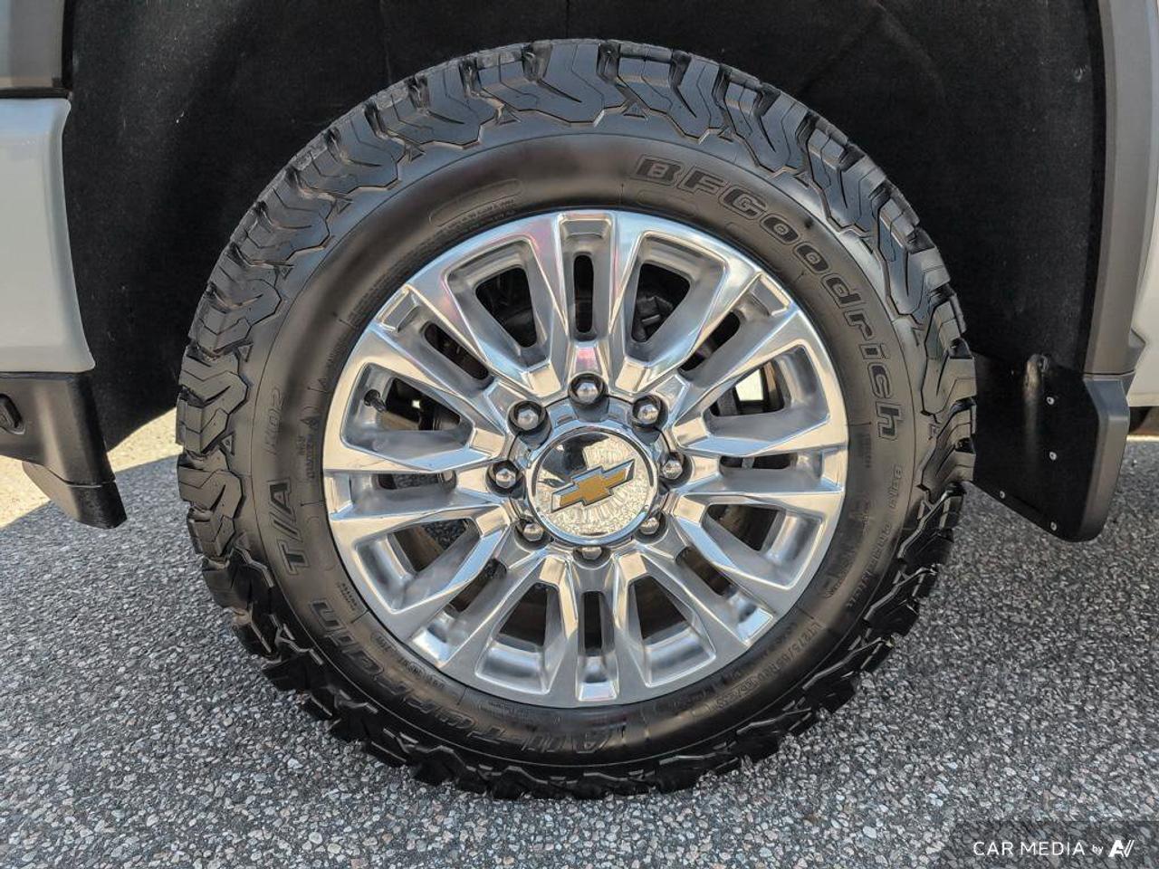 2023 Chevrolet SILVERADO 2500HD High CountryHigh Country   Trailer Brake Controlle Photo