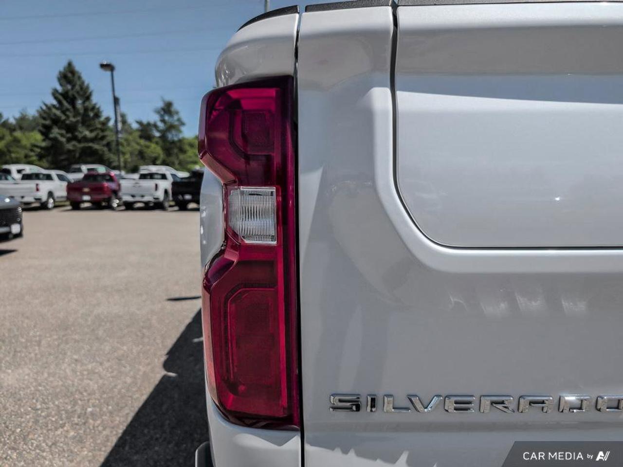 2023 Chevrolet SILVERADO 2500HD High CountryHigh Country   Trailer Brake Controlle Photo