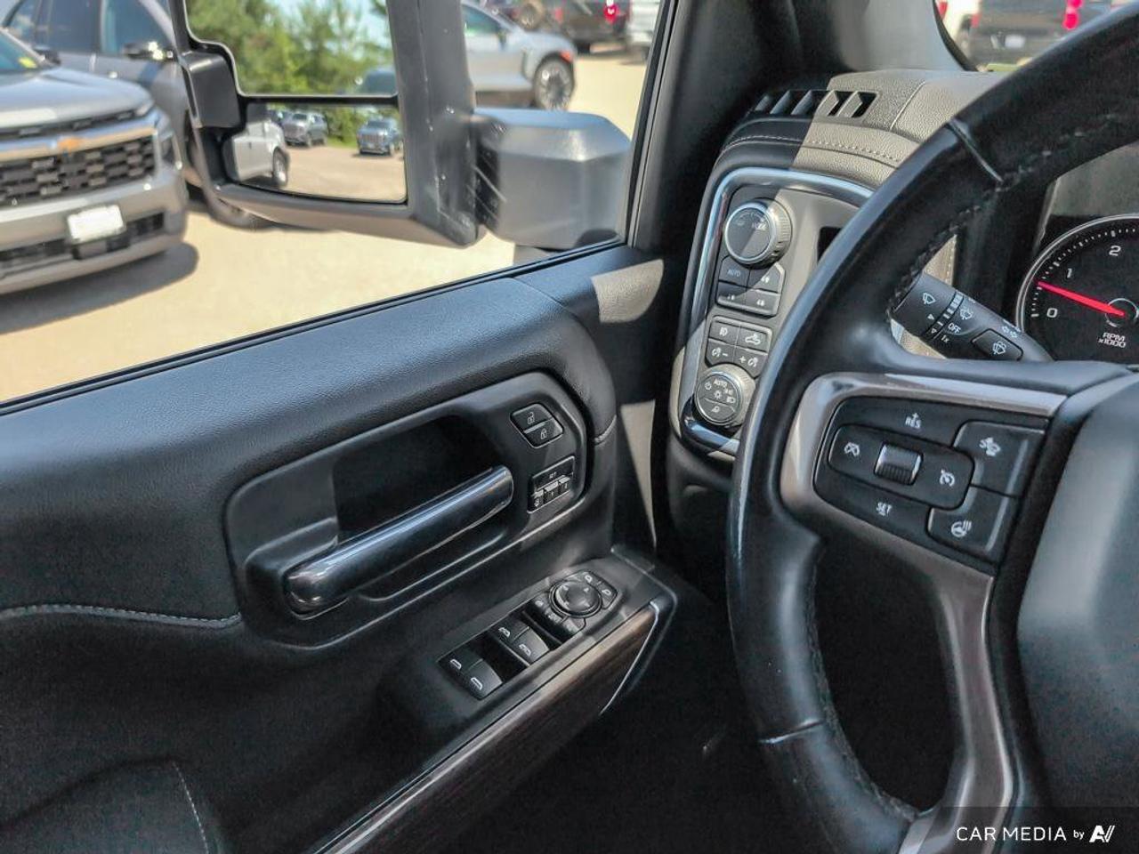 2023 Chevrolet SILVERADO 2500HD High CountryHigh Country   Trailer Brake Controlle Photo