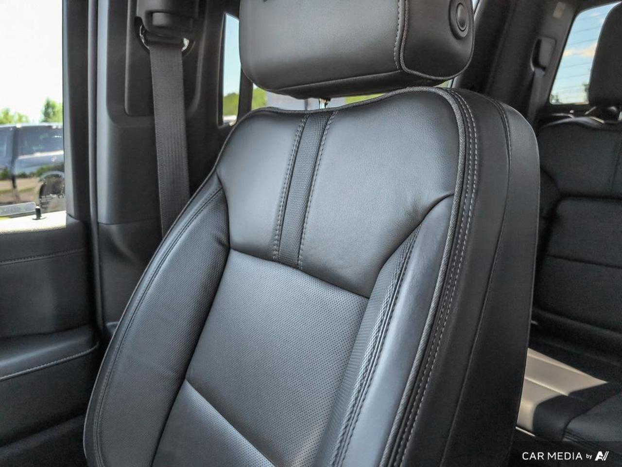 2023 Chevrolet SILVERADO 2500HD High CountryHigh Country   Trailer Brake Controlle Photo