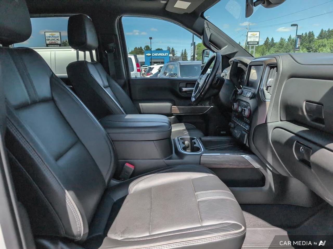 2023 Chevrolet SILVERADO 2500HD High CountryHigh Country   Trailer Brake Controlle Photo