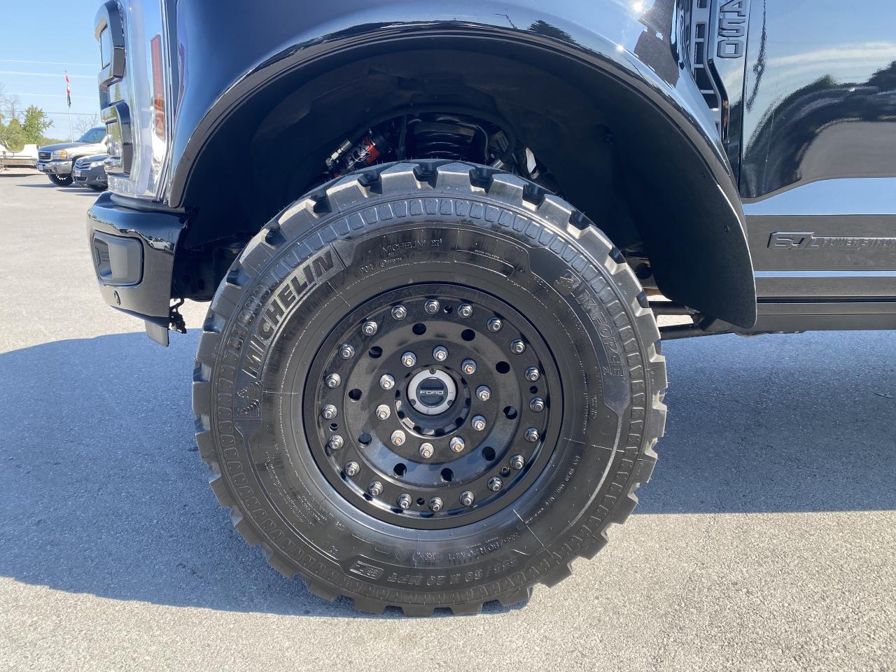 2023 Ford F-450 SUPER DUTY LARIAT 4WD Crew Cab 8' Box Photo