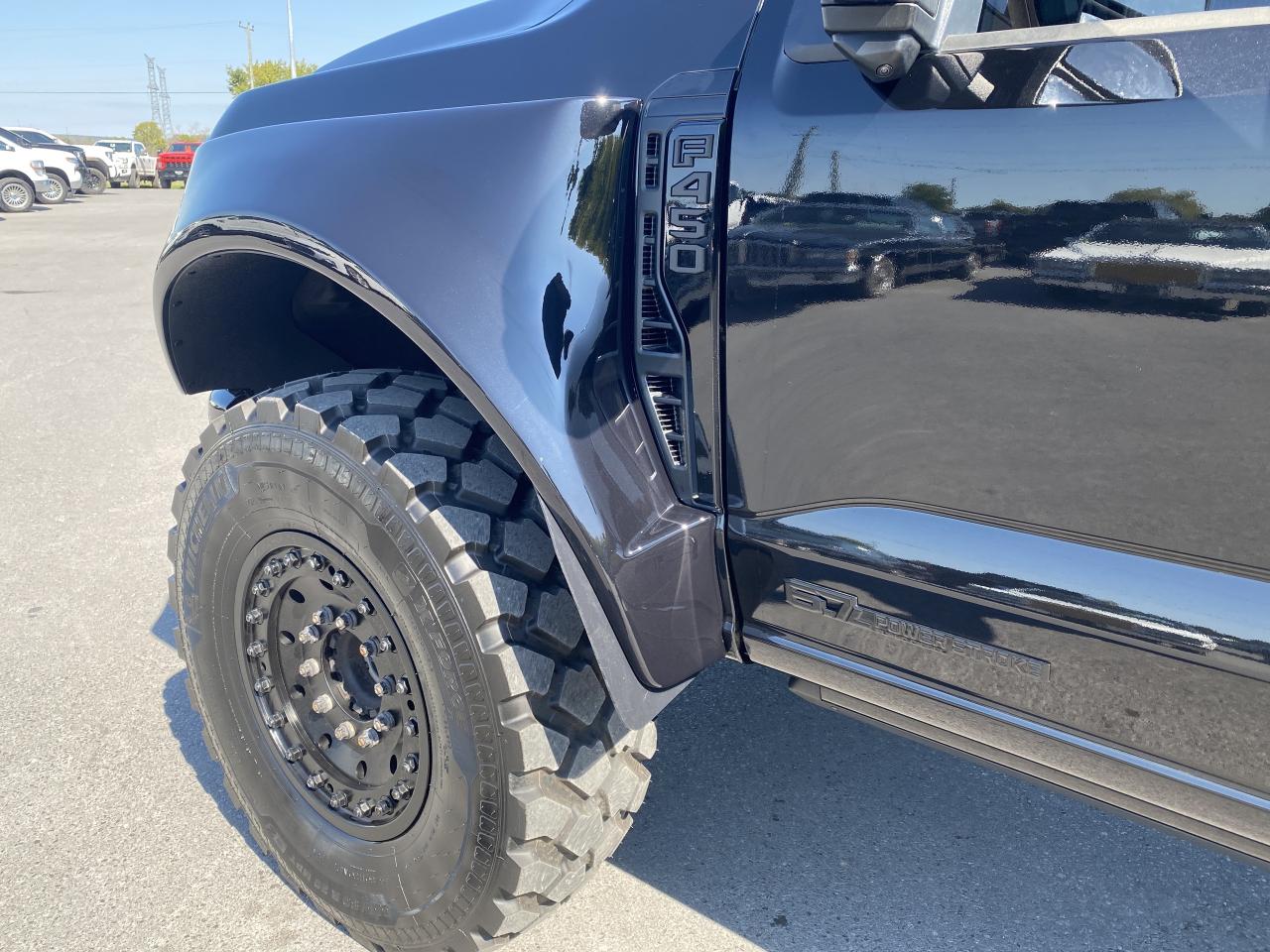 2023 Ford F-450 SUPER DUTY LARIAT 4WD Crew Cab 8' Box Photo