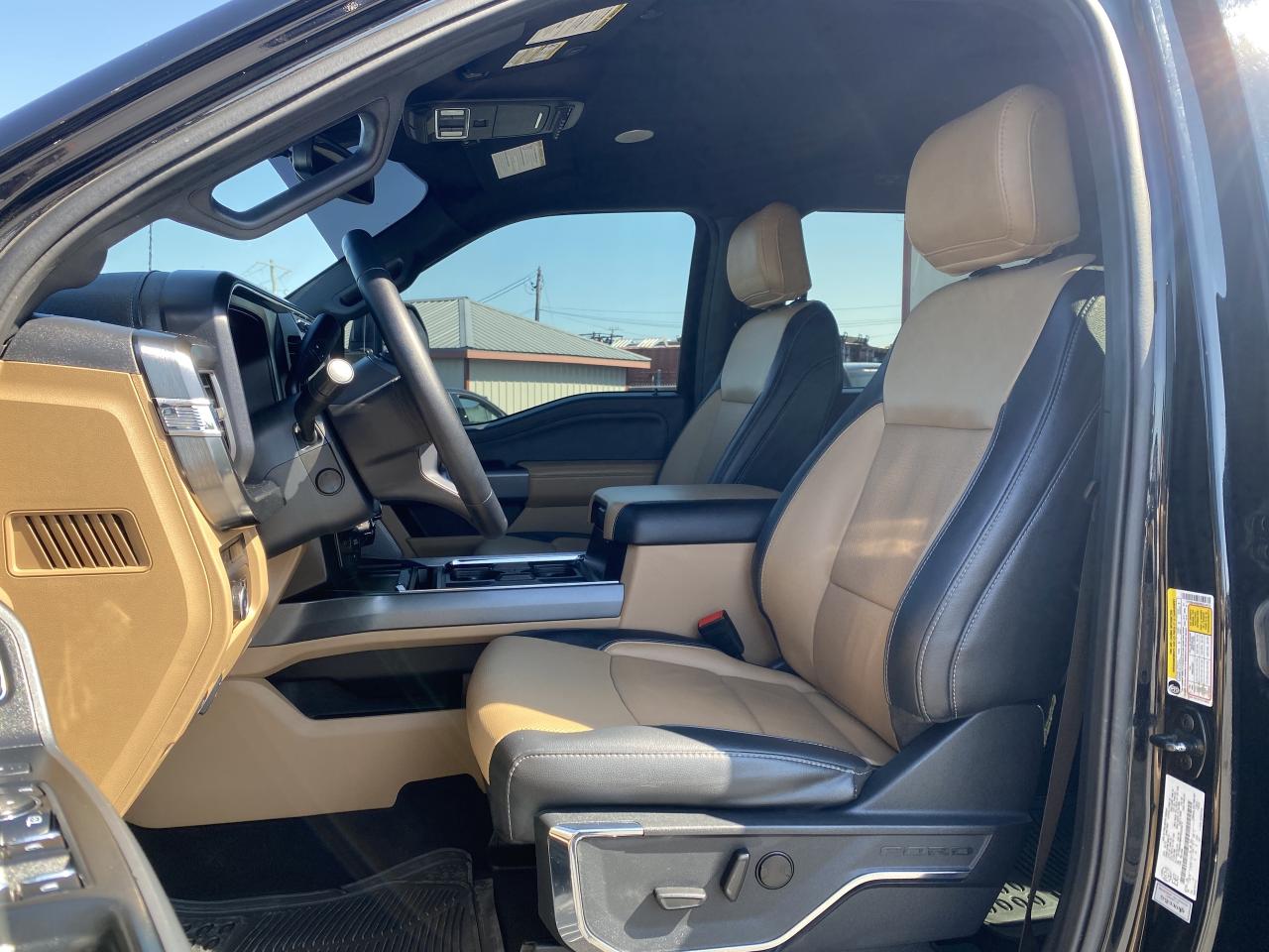 2023 Ford F-450 SUPER DUTY LARIAT 4WD Crew Cab 8' Box Photo