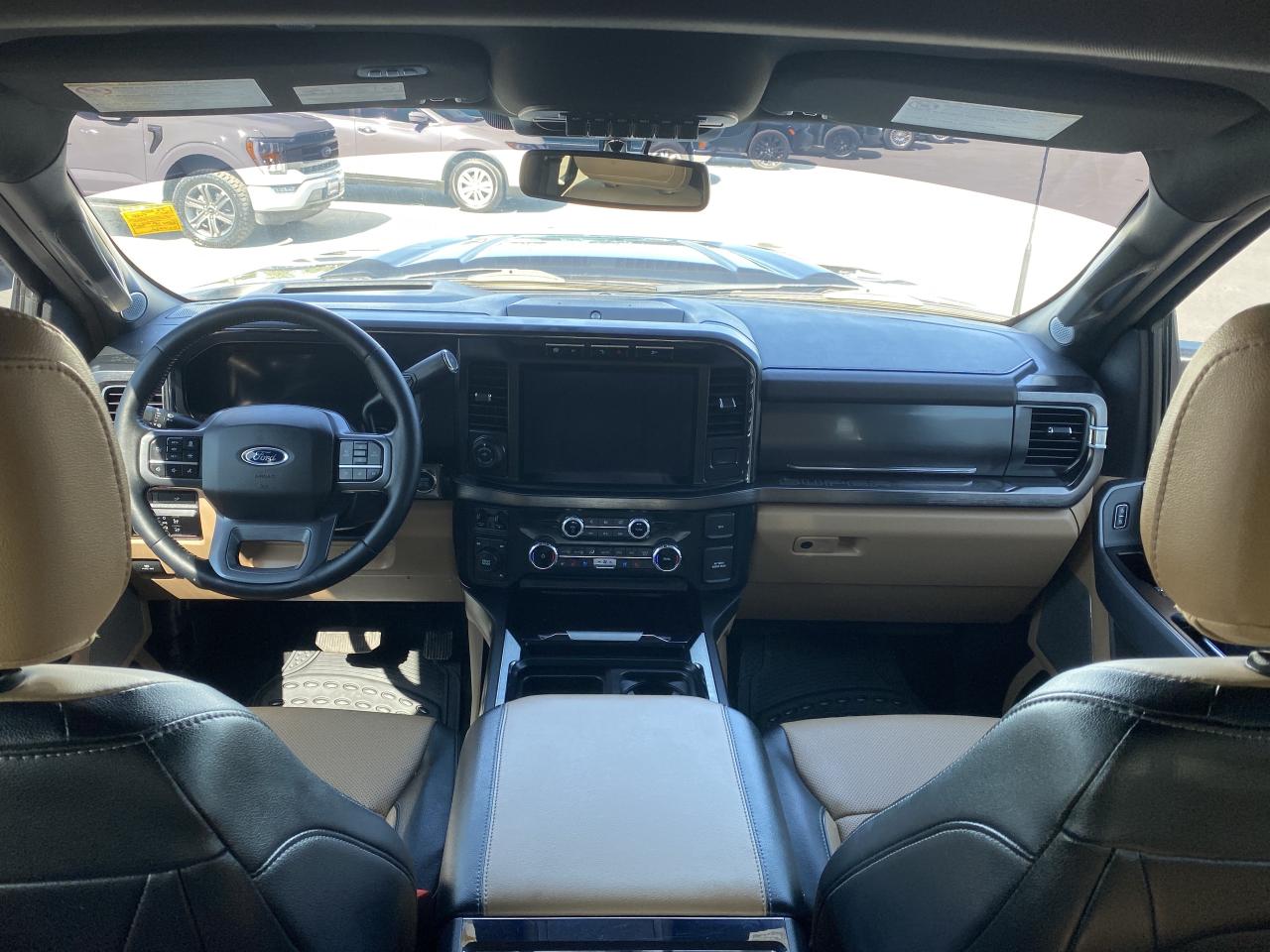 2023 Ford F-450 SUPER DUTY LARIAT 4WD Crew Cab 8' Box Photo