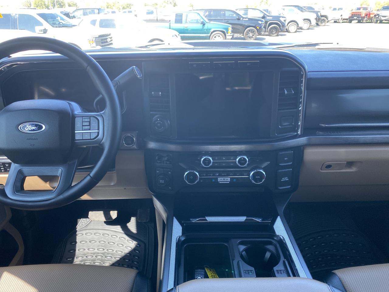 2023 Ford F-450 SUPER DUTY LARIAT 4WD Crew Cab 8' Box Photo