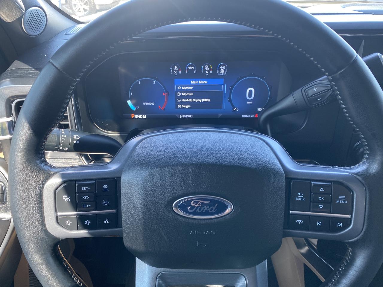 2023 Ford F-450 SUPER DUTY LARIAT 4WD Crew Cab 8' Box Photo