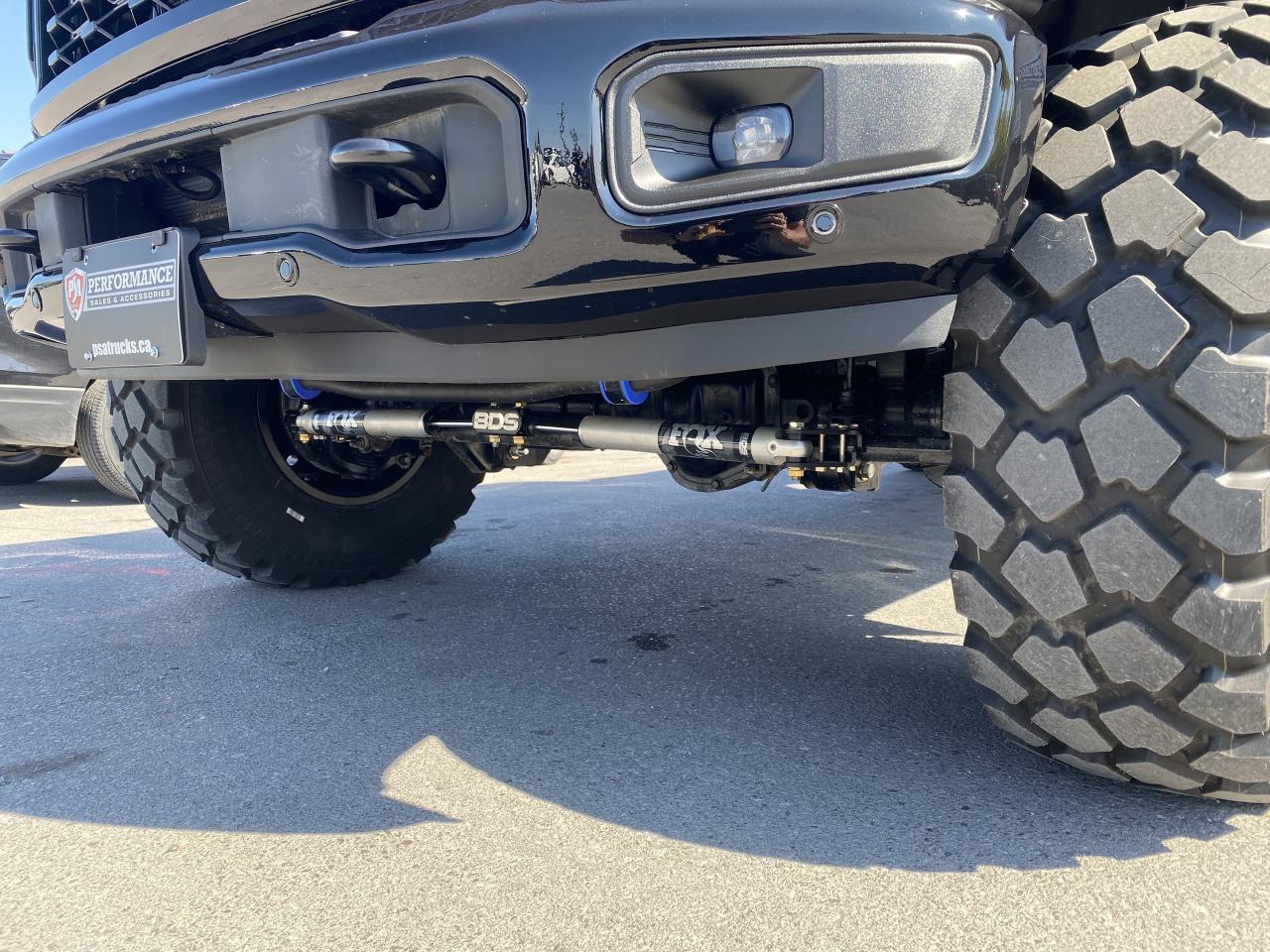 2023 Ford F-450 SUPER DUTY LARIAT 4WD Crew Cab 8' Box Photo