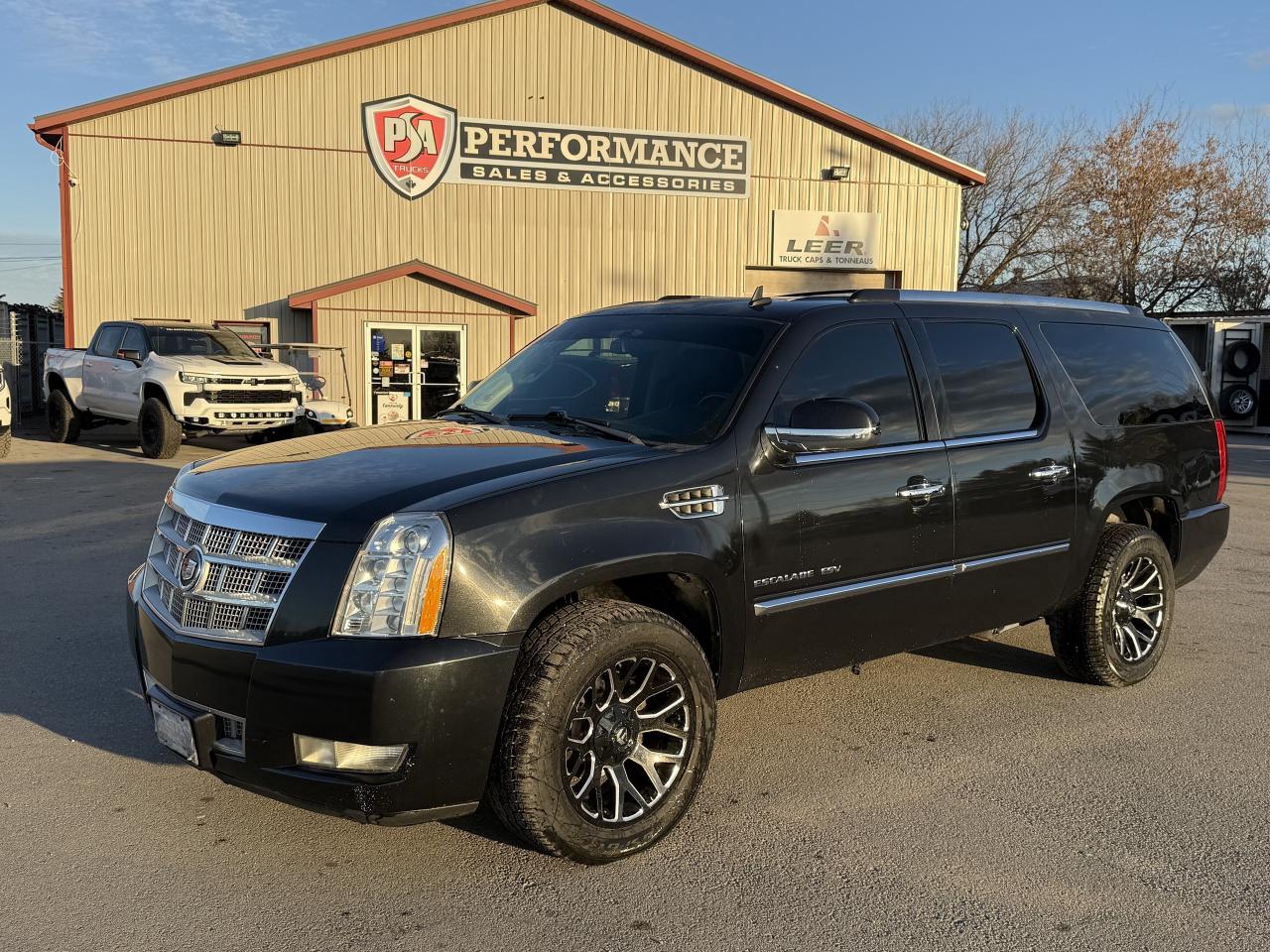 2013 Cadillac Escalade ESV AWD 4dr Platinum Photo0