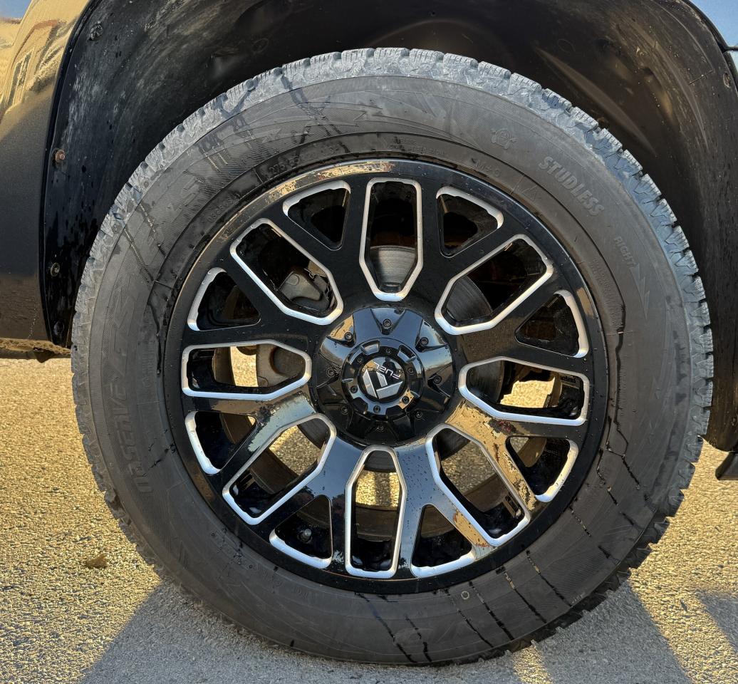 2013 Cadillac Escalade ESV AWD 4dr Platinum Photo