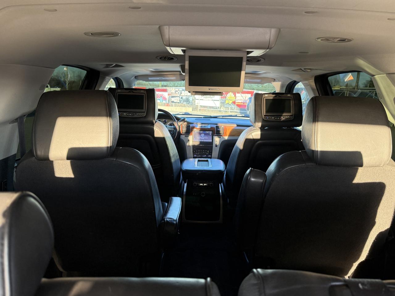 2013 Cadillac Escalade ESV AWD 4dr Platinum Photo