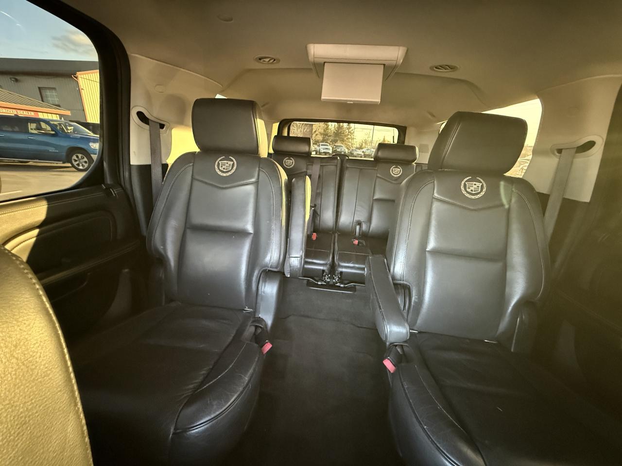 2013 Cadillac Escalade ESV AWD 4dr Platinum Photo