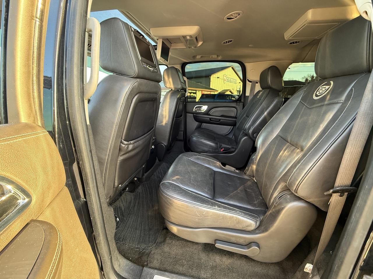 2013 Cadillac Escalade ESV AWD 4dr Platinum Photo