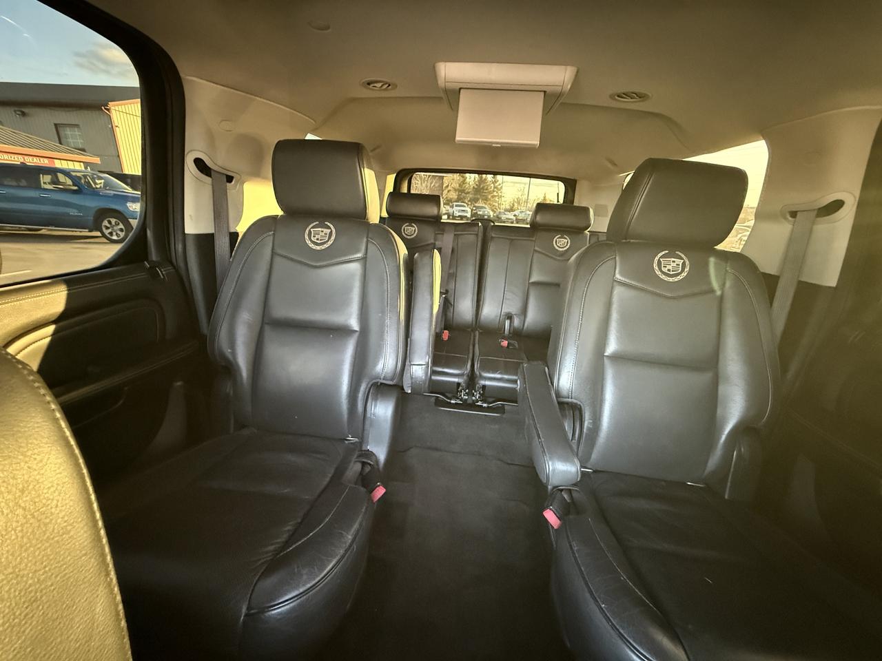 2013 Cadillac Escalade ESV AWD 4dr Platinum Photo