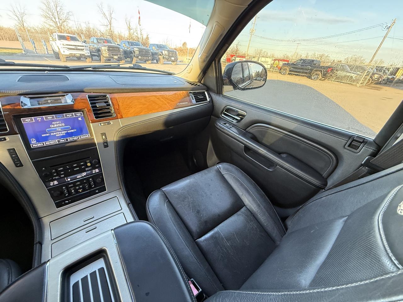 2013 Cadillac Escalade ESV AWD 4dr Platinum Photo