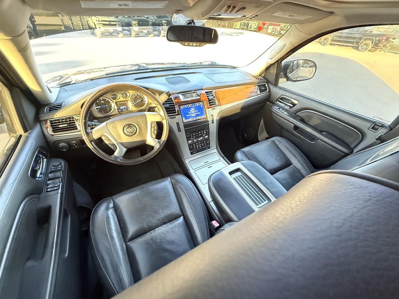 2013 Cadillac Escalade ESV AWD 4dr Platinum Photo