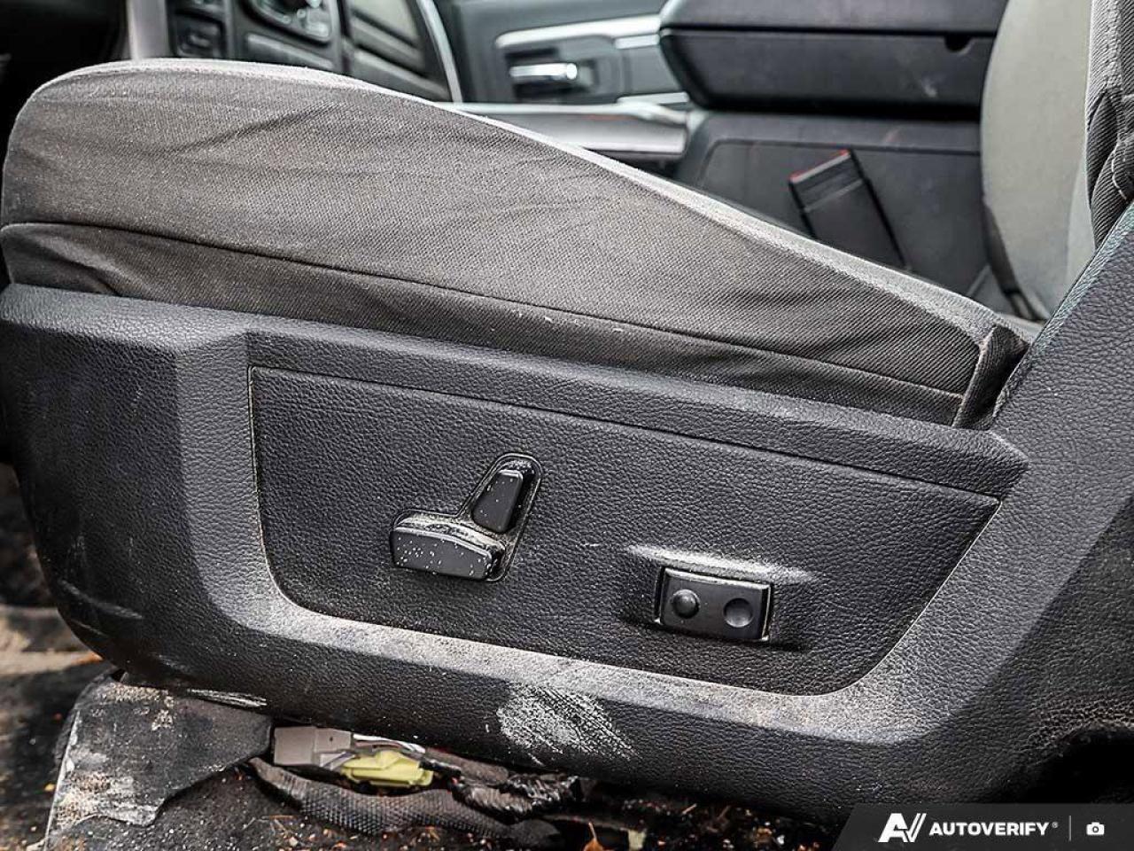 2022 RAM 1500 Classic SLTSLT BLACK, CREW, 4X4, HEMI, HEATED CLOTH, 1-OWN Photo