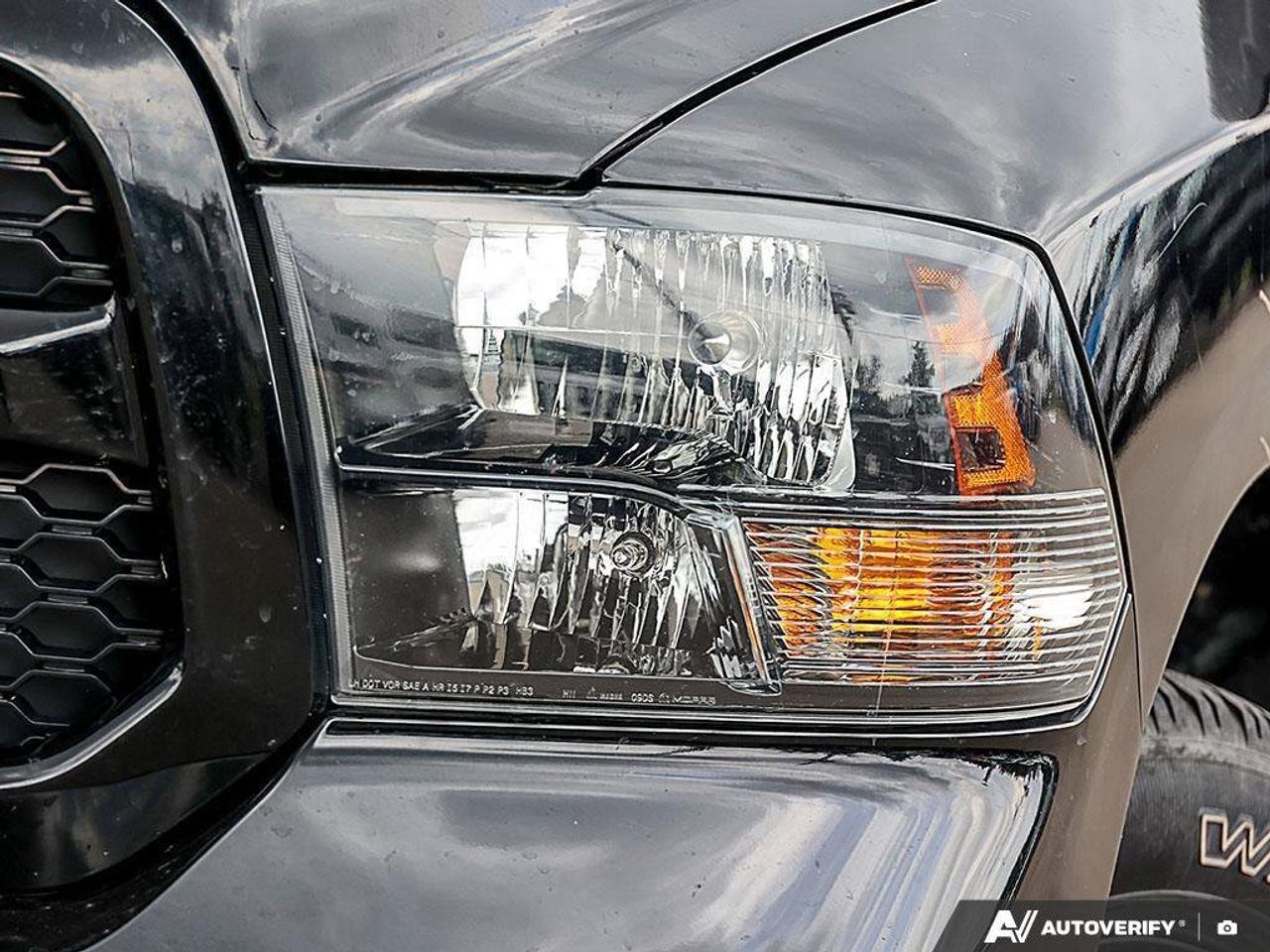 2022 RAM 1500 Classic SLTSLT BLACK, CREW, 4X4, HEMI, HEATED CLOTH, 1-OWN Photo