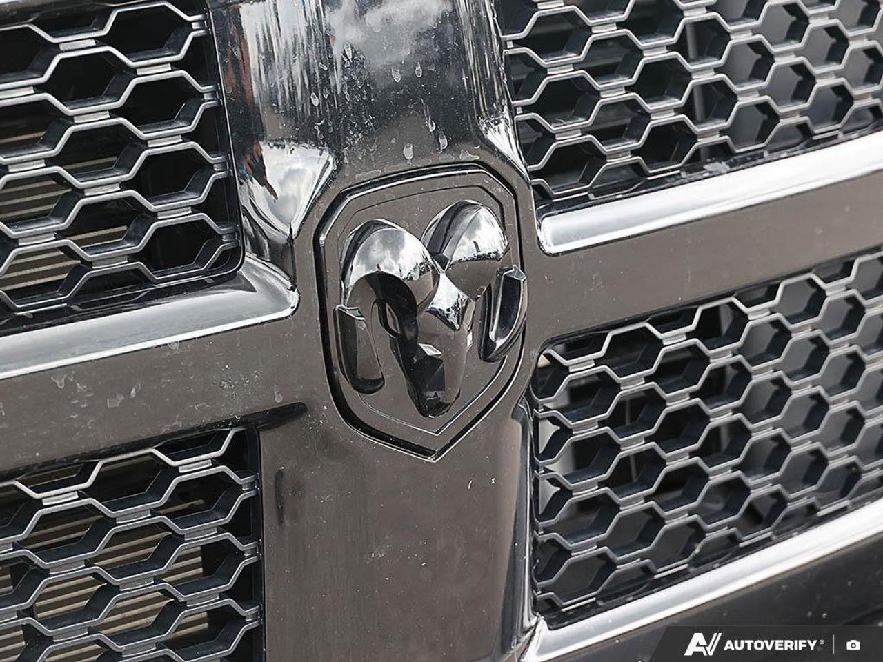 2022 RAM 1500 Classic SLTSLT BLACK, CREW, 4X4, HEMI, HEATED CLOTH, 1-OWN Photo