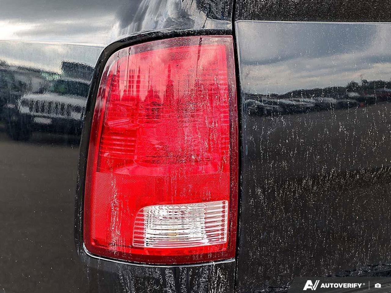 2022 RAM 1500 Classic SLTSLT BLACK, CREW, 4X4, HEMI, HEATED CLOTH, 1-OWN Photo