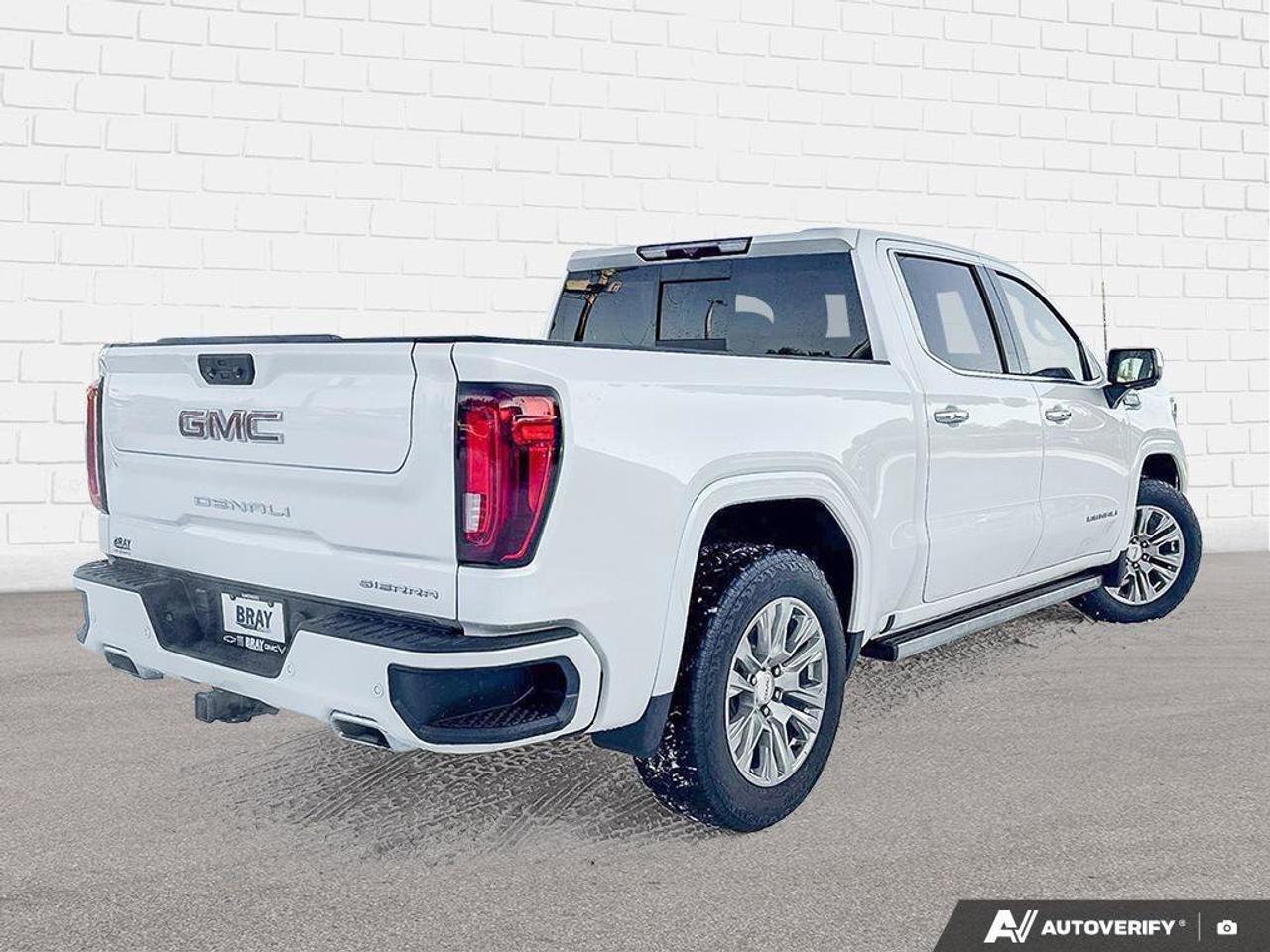 2023 GMC Sierra 1500 Denali   LOADED, TONNEAU COVER, RUNNING BOARDS. Photo4