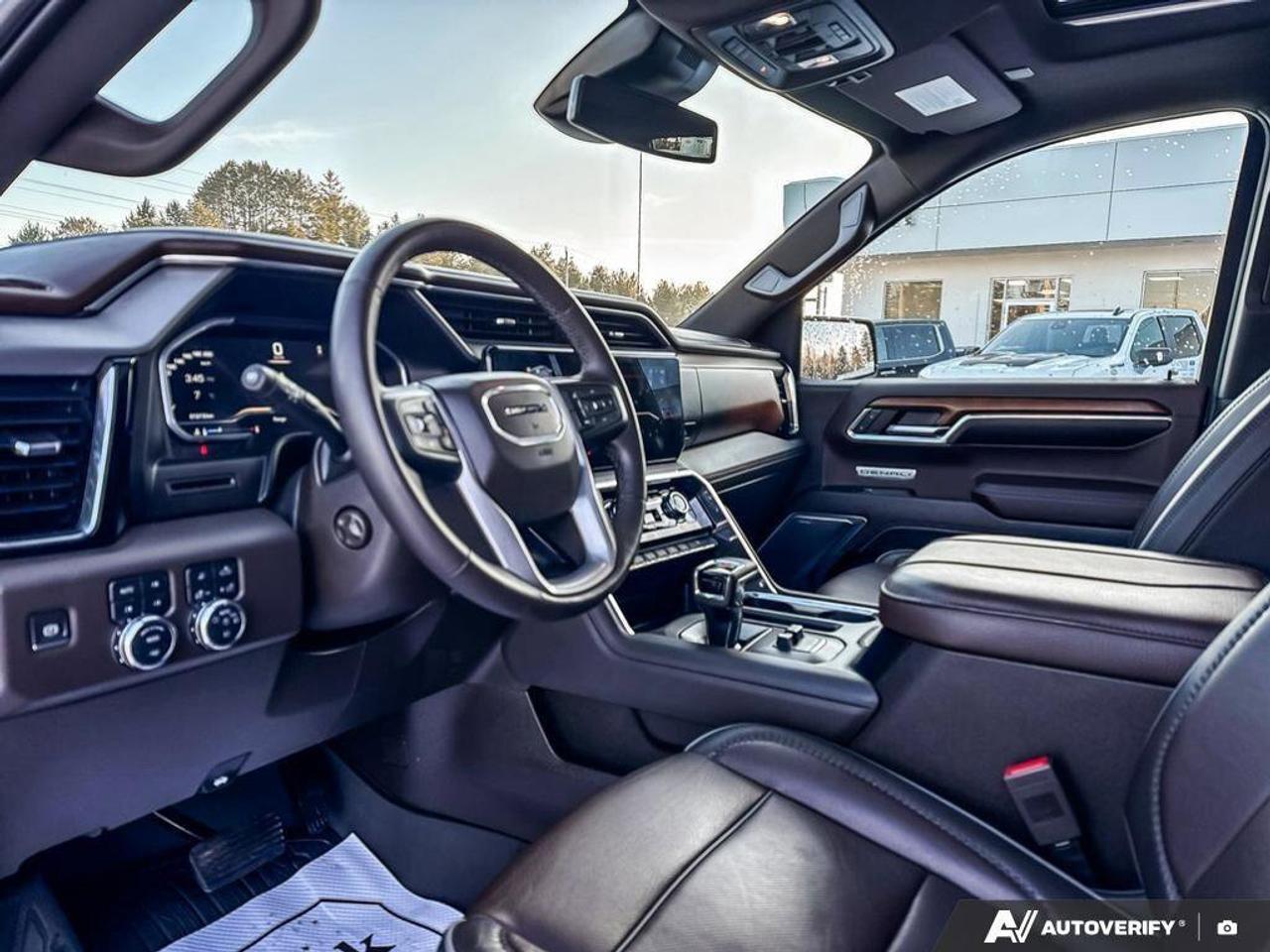 2023 GMC Sierra 1500 Denali   LOADED, TONNEAU COVER, RUNNING BOARDS. Photo