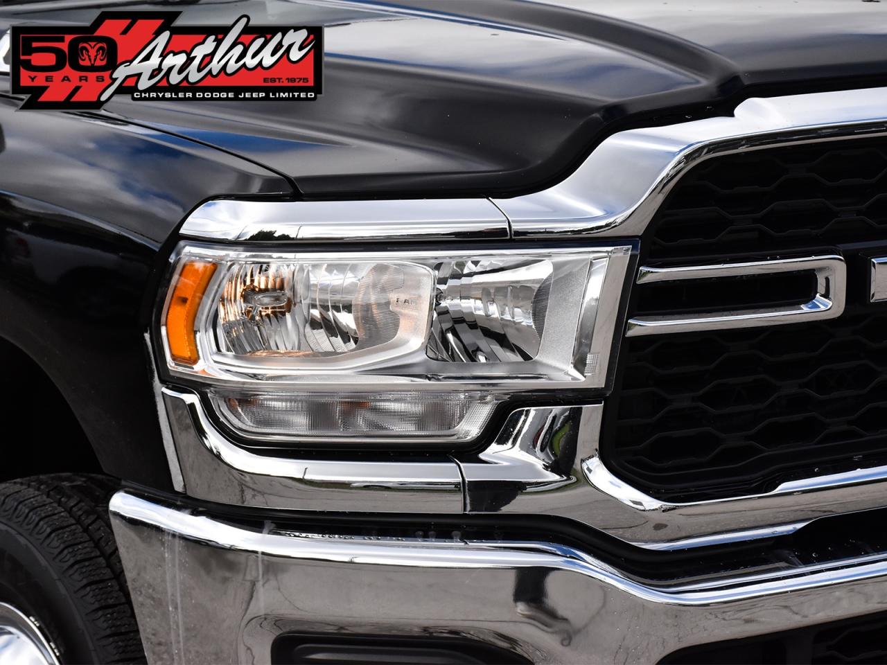 2023 RAM 3500 TRADESMAN CREW CAB 4X4 Photo