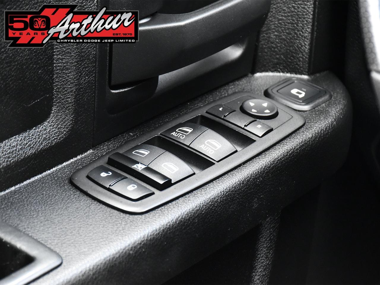 2023 RAM 3500 TRADESMAN CREW CAB 4X4 Photo