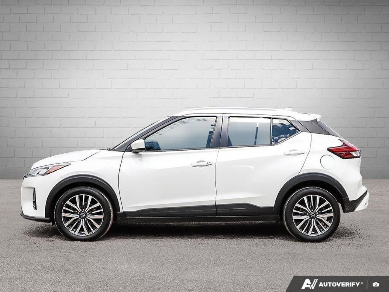 2023 Nissan Kicks SVONE-OWNER, ACCIDENT-FREE, FWD, CARPLAY, HTD SEAT Photo2