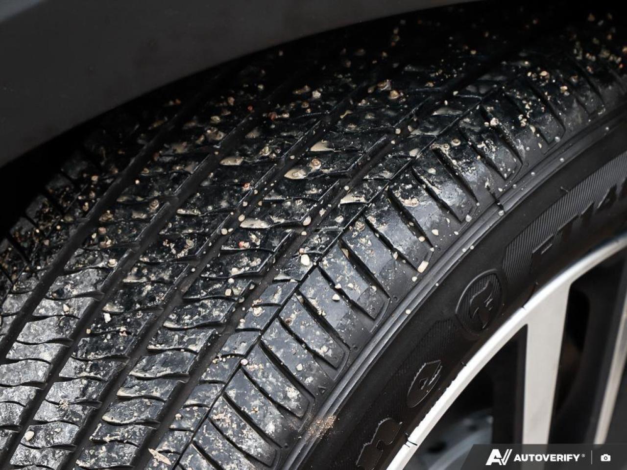 2023 Nissan Kicks SVONE-OWNER, ACCIDENT-FREE, FWD, CARPLAY, HTD SEAT Photo