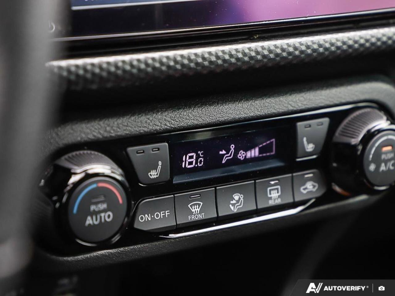 2023 Nissan Kicks SVONE-OWNER, ACCIDENT-FREE, FWD, CARPLAY, HTD SEAT Photo