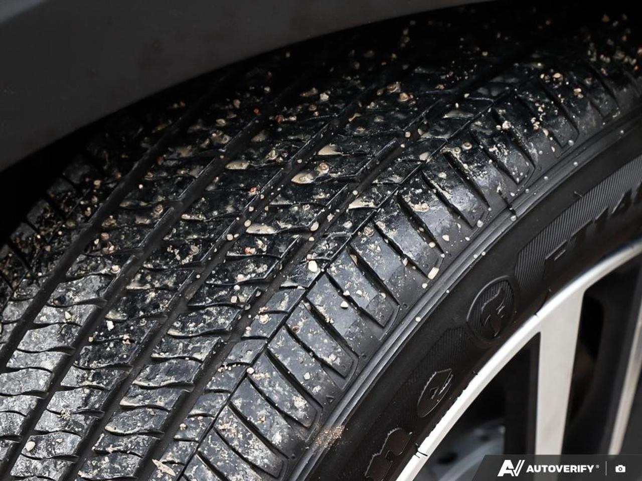 2023 Nissan Kicks SVONE-OWNER, ACCIDENT-FREE, FWD, CARPLAY, HTD SEAT Photo