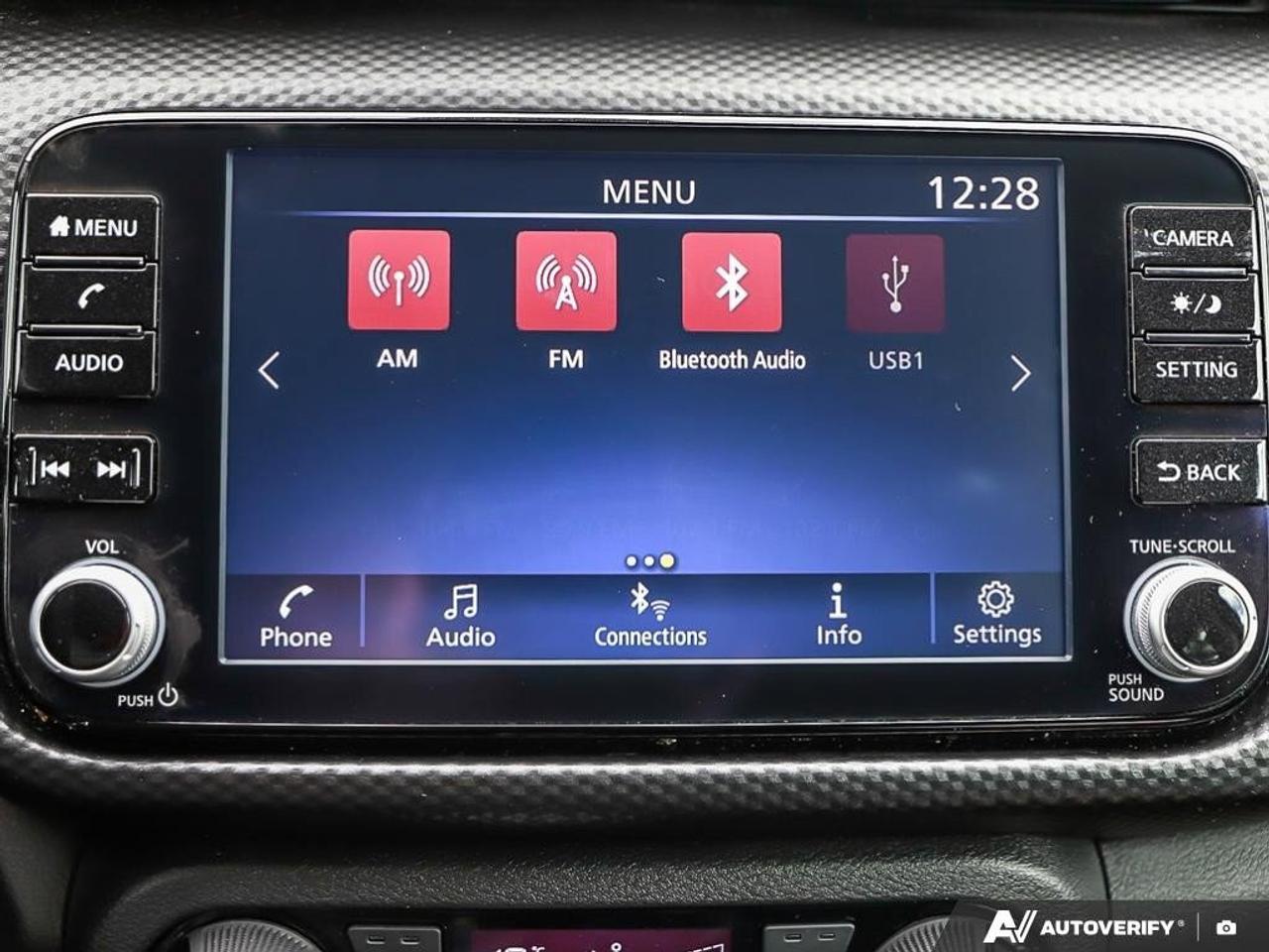 2023 Nissan Kicks SVONE-OWNER, ACCIDENT-FREE, FWD, CARPLAY, HTD SEAT Photo