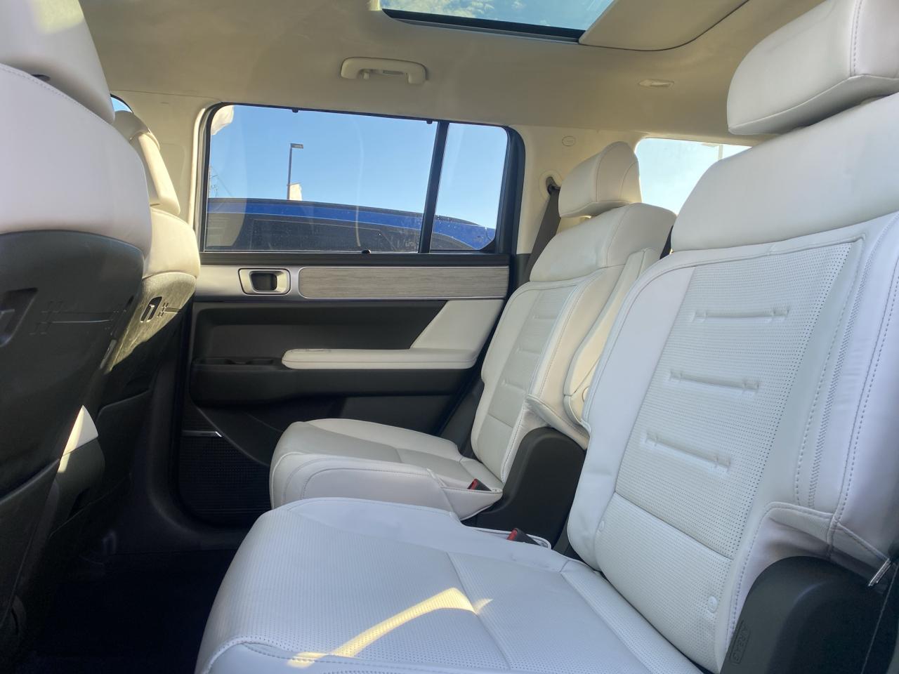 2025 Hyundai Santa Fe ULTIMATE CALIGRAPHY! DEMO! AWD! 2.5T! 4.49%* Photo