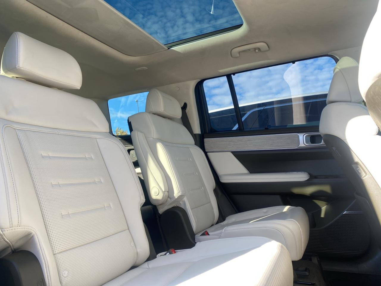 2025 Hyundai Santa Fe ULTIMATE CALIGRAPHY! DEMO! AWD! 2.5T! 4.49%* Photo