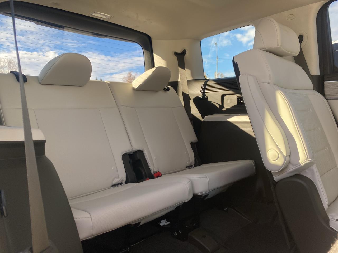 2025 Hyundai Santa Fe ULTIMATE CALIGRAPHY! DEMO! AWD! 2.5T! 4.49%* Photo