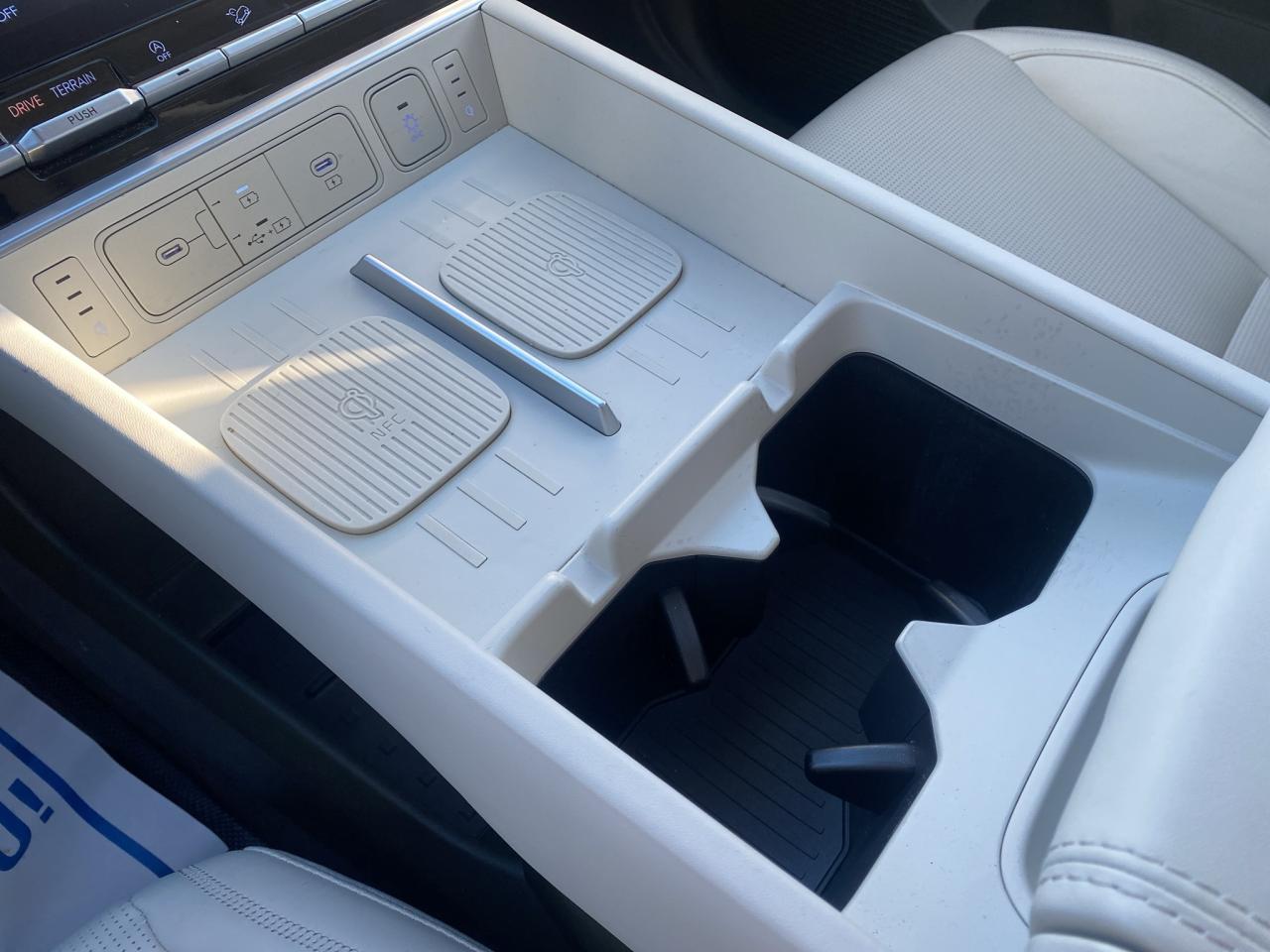 2025 Hyundai Santa Fe ULTIMATE CALIGRAPHY! DEMO! AWD! 2.5T! 4.49%* Photo