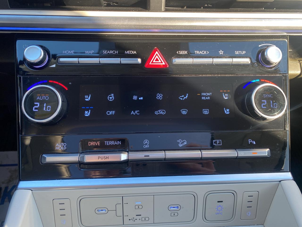 2025 Hyundai Santa Fe ULTIMATE CALIGRAPHY! DEMO! AWD! 2.5T! 4.49%* Photo