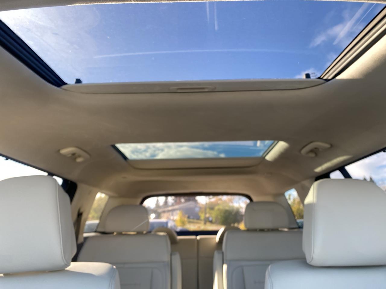 2025 Hyundai Santa Fe ULTIMATE CALIGRAPHY! DEMO! AWD! 2.5T! 4.49%* Photo