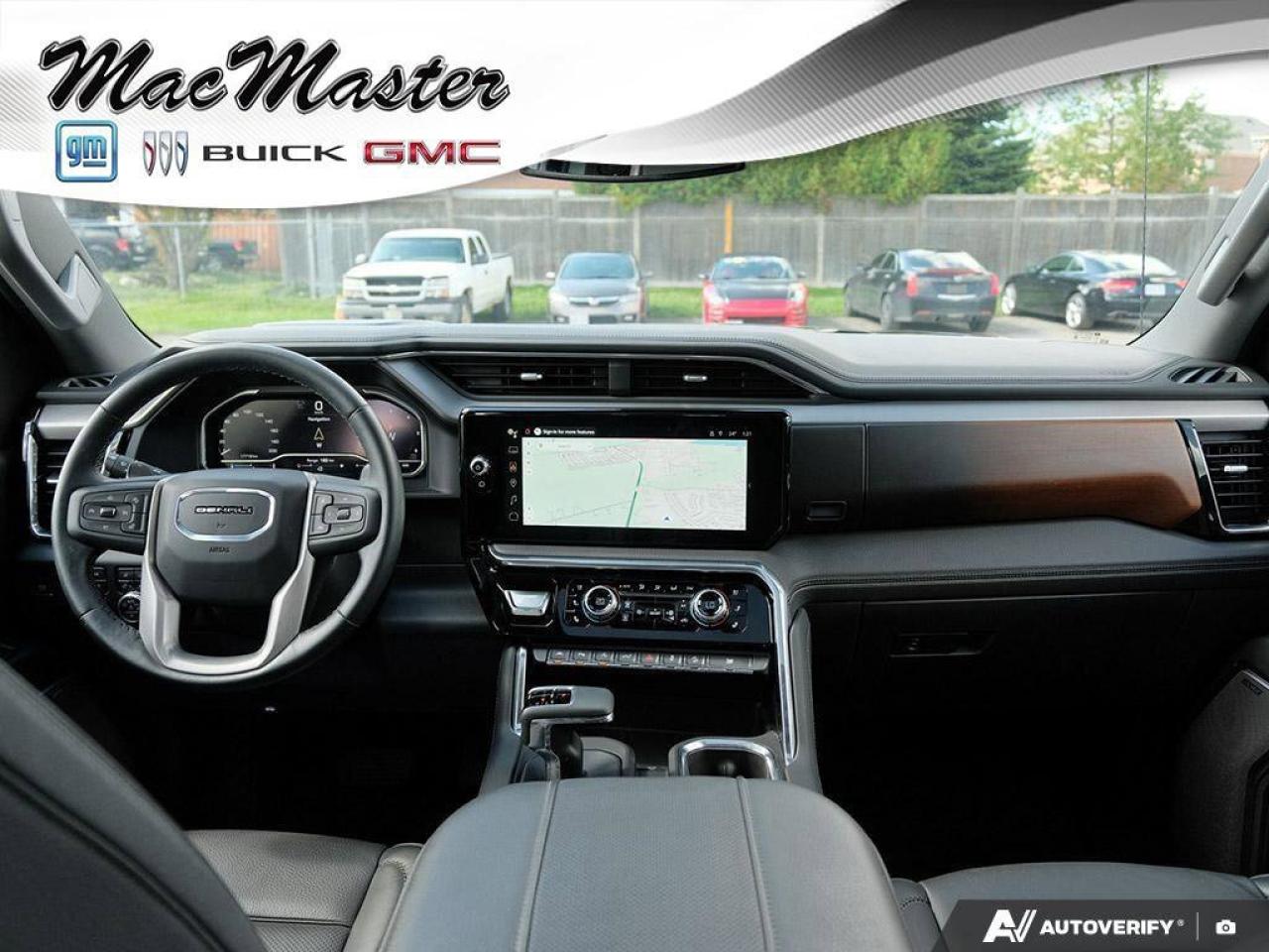 2024 GMC Sierra 1500 DenaliDENALI, CREW, 4X4, 5.3L, NAV, ROOF, 1-OWNER! Photo