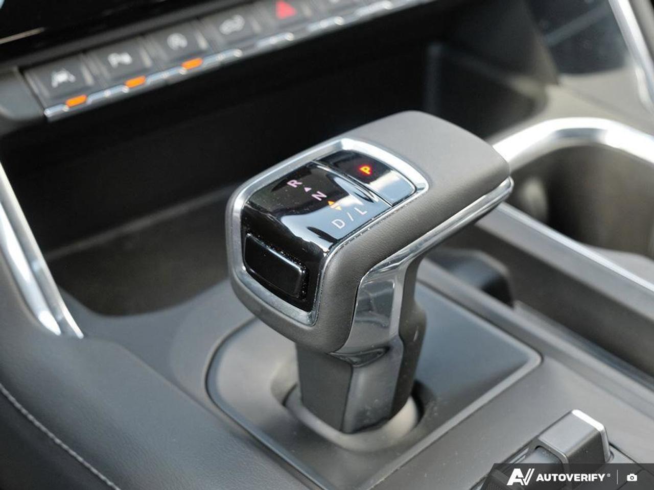 2024 GMC Sierra 1500 DenaliDENALI, CREW, 4X4, 5.3L, NAV, ROOF, 1-OWNER! Photo