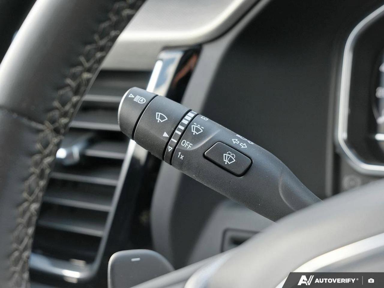 2024 GMC Sierra 1500 DenaliDENALI, CREW, 4X4, 5.3L, NAV, ROOF, 1-OWNER! Photo