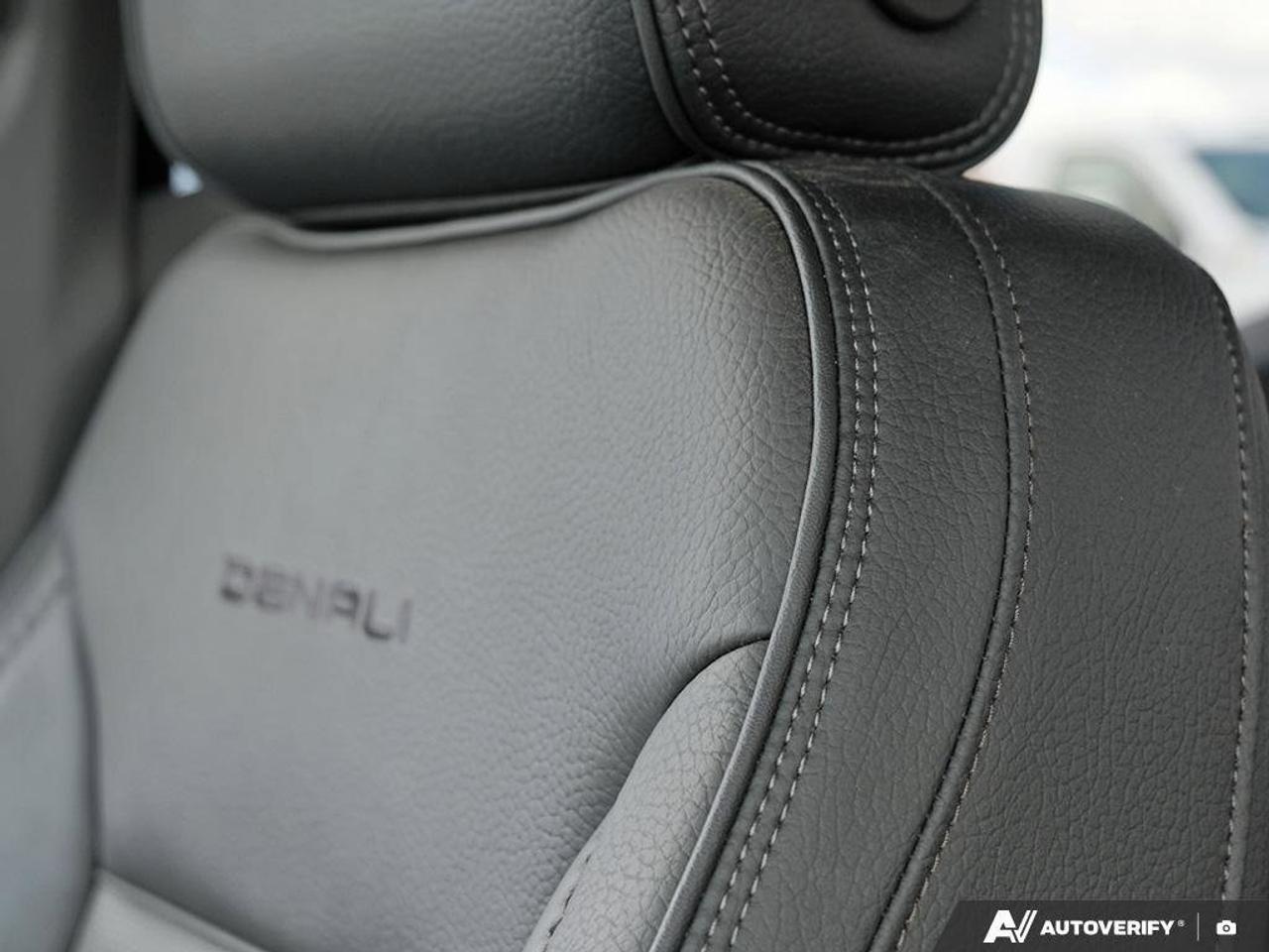 2024 GMC Sierra 1500 DenaliDENALI, CREW, 4X4, 5.3L, NAV, ROOF, 1-OWNER! Photo