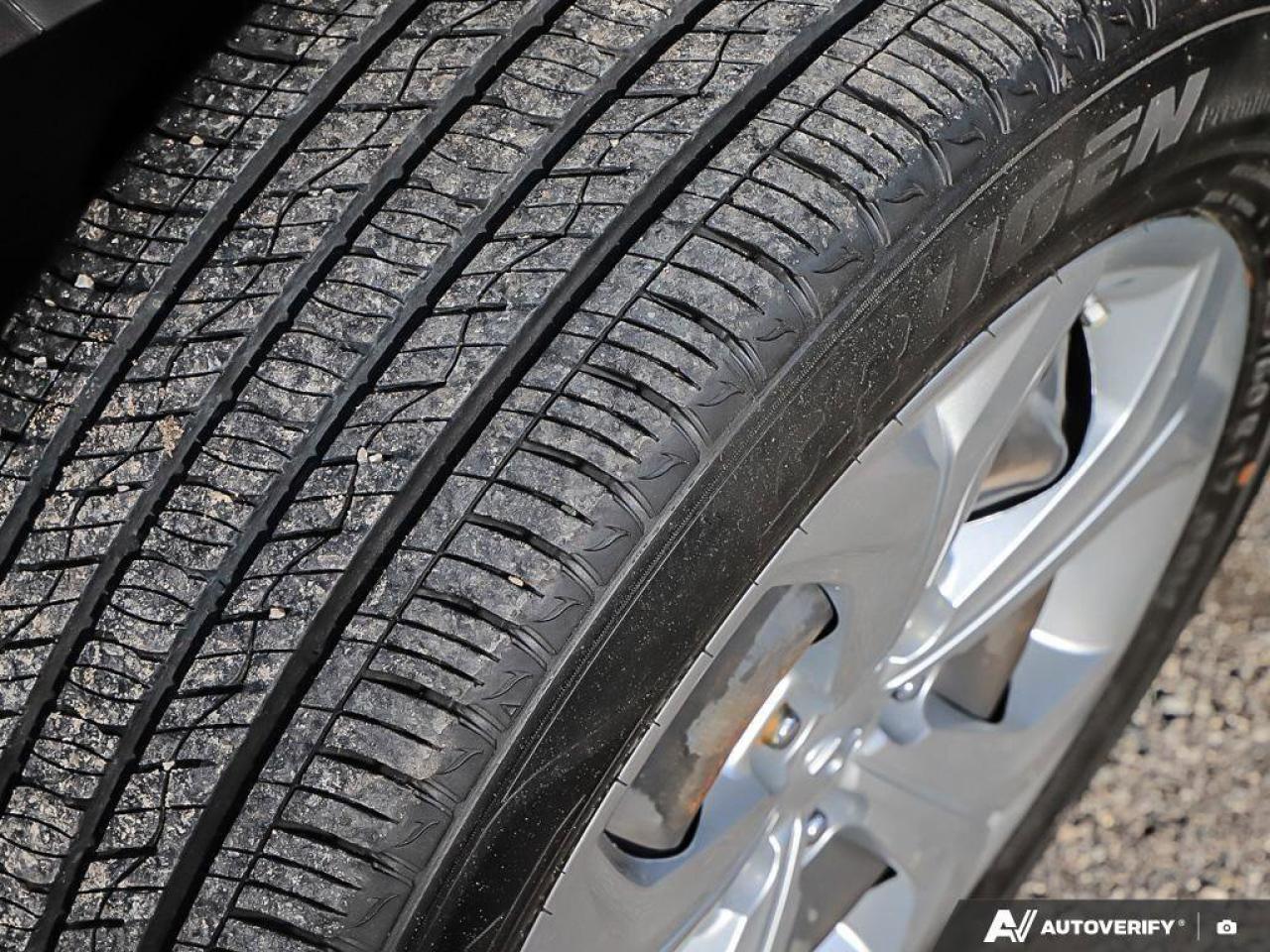 2019 Hyundai Tucson EssentialONE-OWNER, ACCIDENT-FREE, CARPLAY, HTD SE Photo